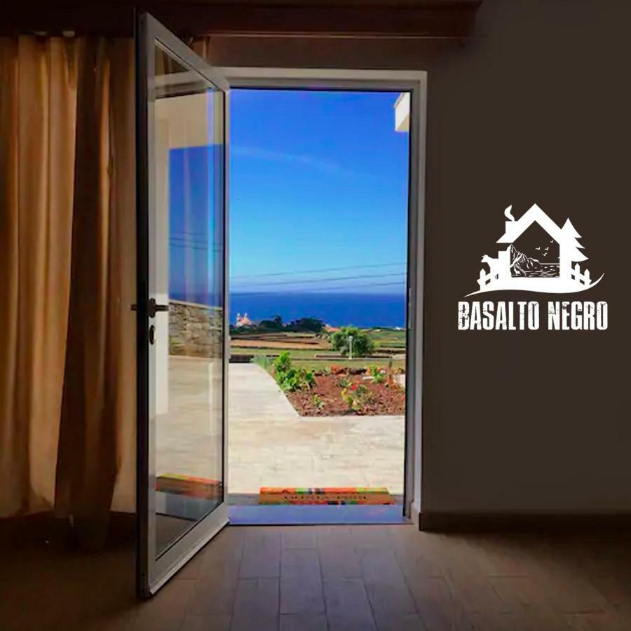 Отель Basalto Negro Al Ангра-ду-Эроижму Экстерьер фото
